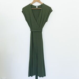 old navy green wrap dress | Dresses | Old Navy Black Vneck New DCS: H  G  G